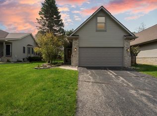 135 Creekwood Cir, Linden, MI