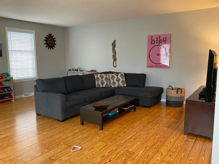 1541 Woodhaven Dr — Photo 15