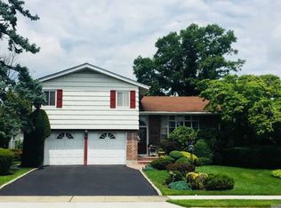 54 Sullivan Dr, Jericho, NY 11753