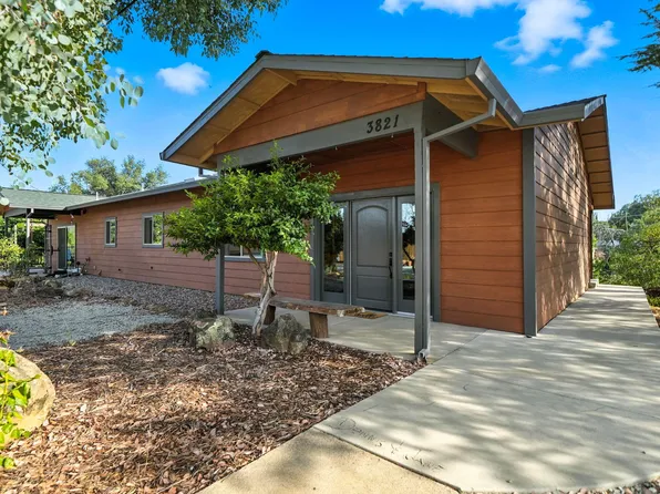 3821 Pebble Dr, Redding, CA 96001