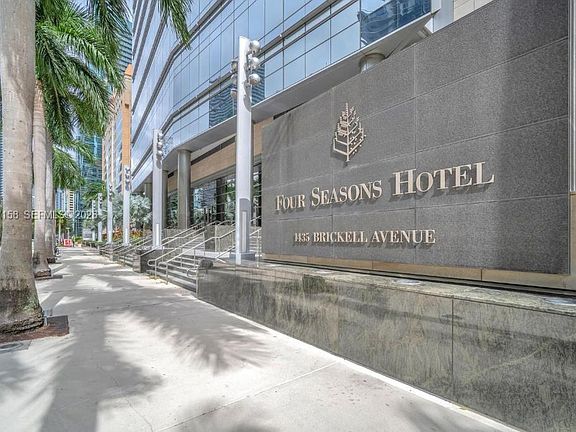2nd image of 1435 Brickell Ave Floor 34