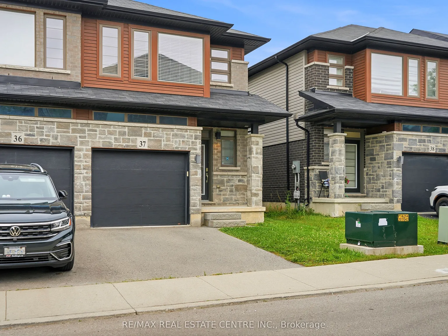 3 bed, $2,850 — Photo 2
