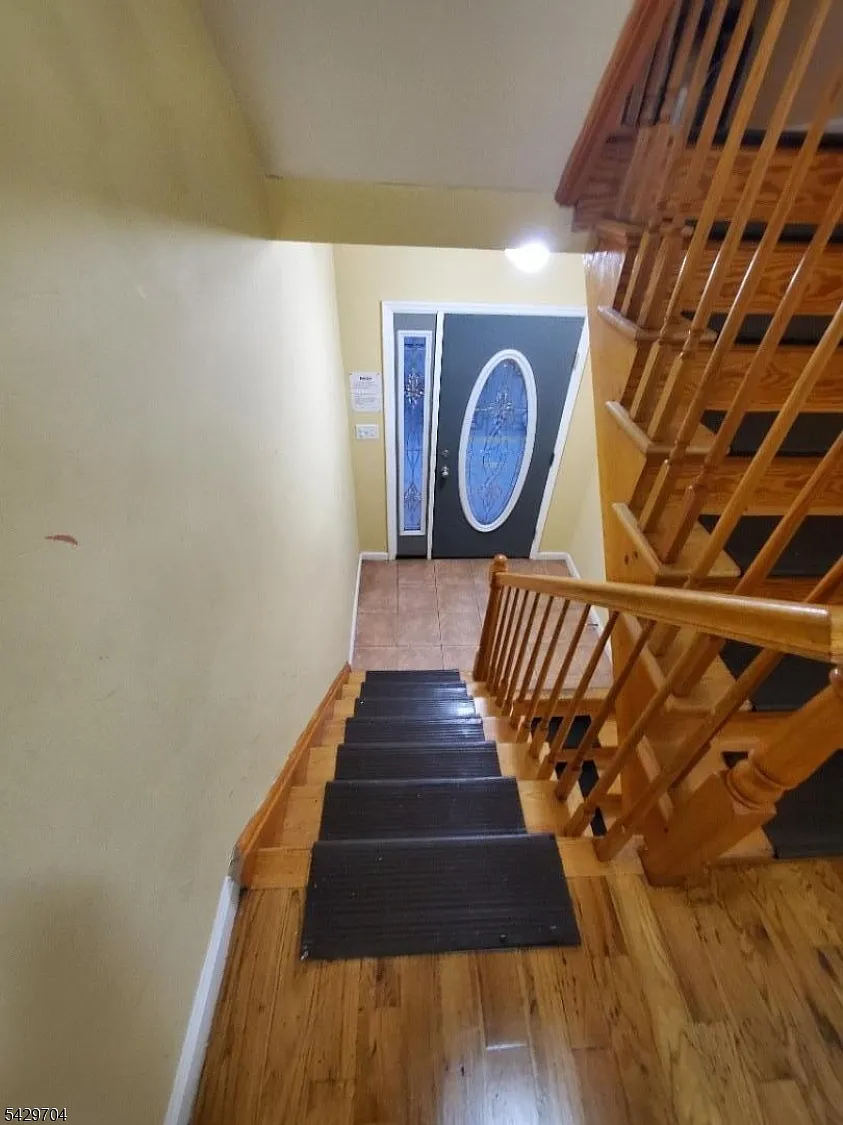 3 bed, 2.0 bath, $2,200 — Photo 2