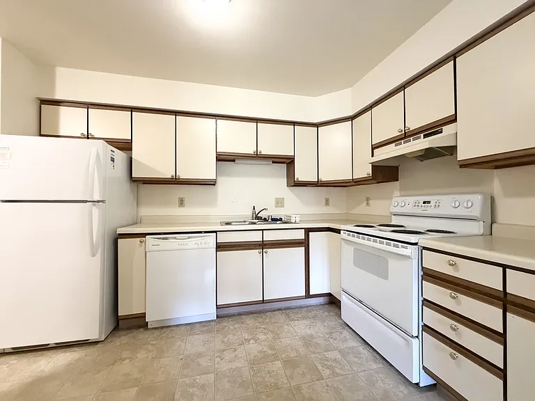 913 Acewood Blvd — Photo 23