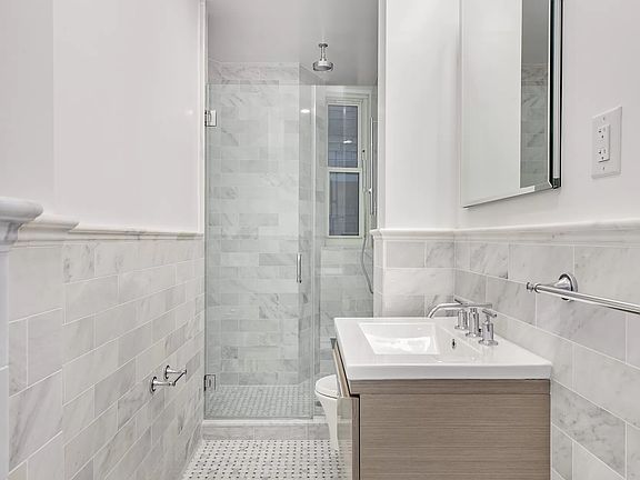 3rd image of 344 W 72nd St APT 9C