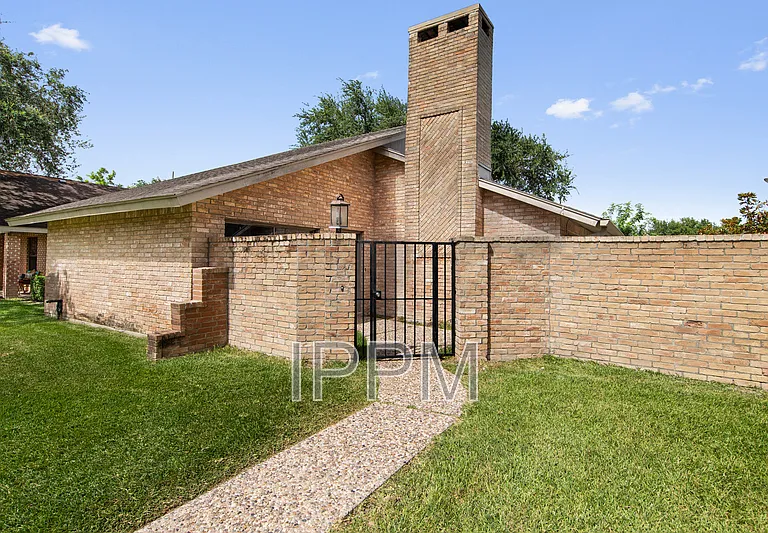 24043 Augusta Dr — Photo 3