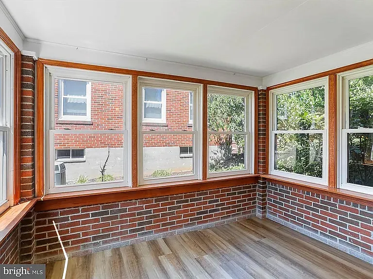 403 S Tennessee Ave — Photo 2