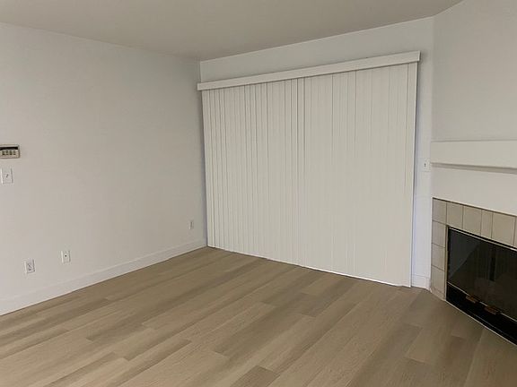 5th image of 3125 Casey Dr Unit 103