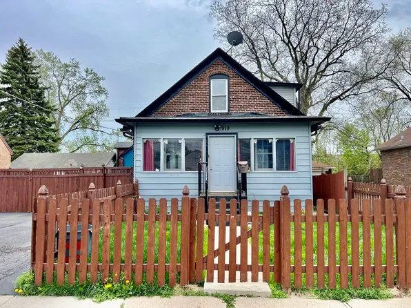 919 Broadway Ave, North Chicago, IL 60064
