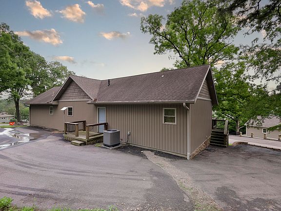 3rd image of 25318 Riverside Lane