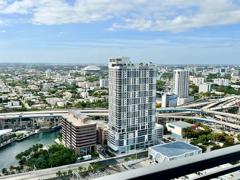 1st image of 92 SW 3rd St APT 4107