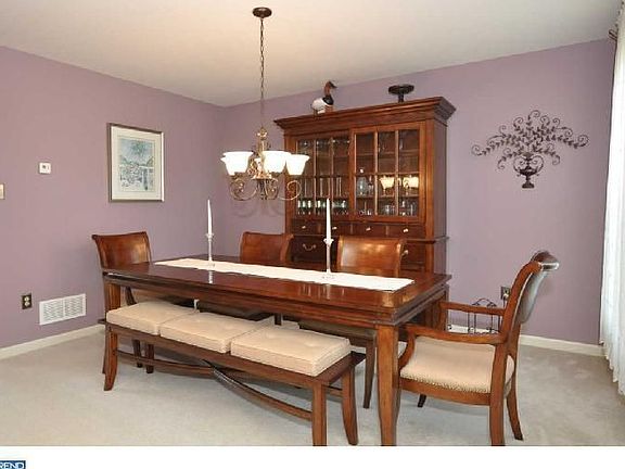 5th image of 104 Meadow View Dr