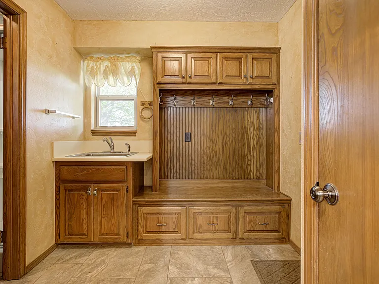 Mud Room/ Garage door entry room