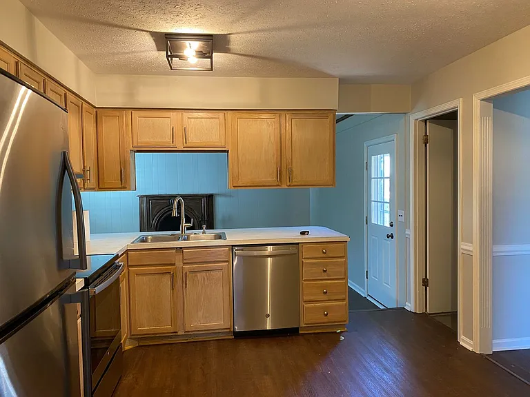 6802 Penwern Ct — Photo 10