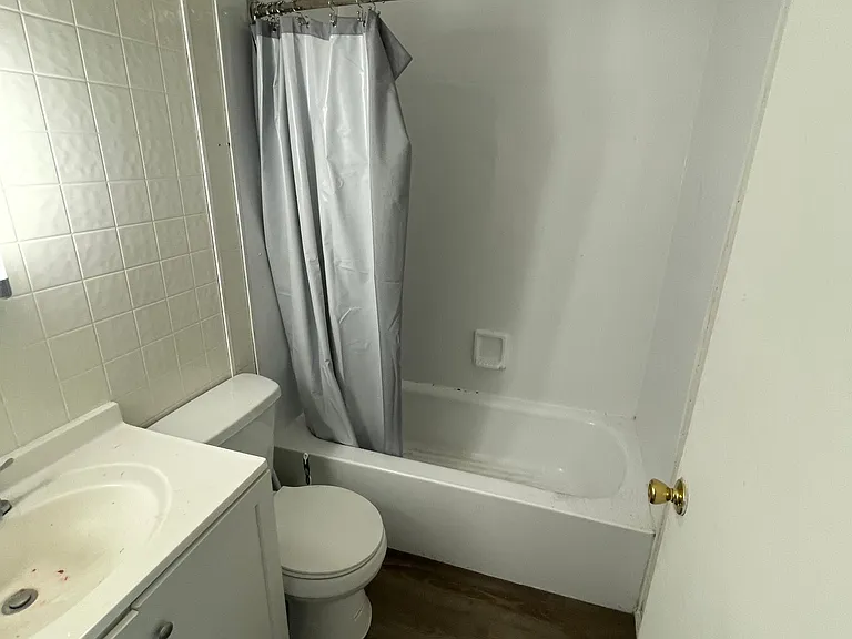 937 Dingledine Ave — Photo 7