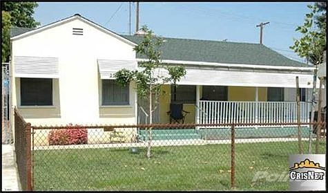 1st image of 902 N Screenland Dr