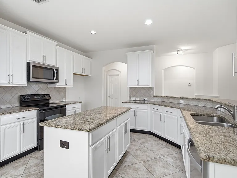 15636 Gatehouse Dr — Photo 5