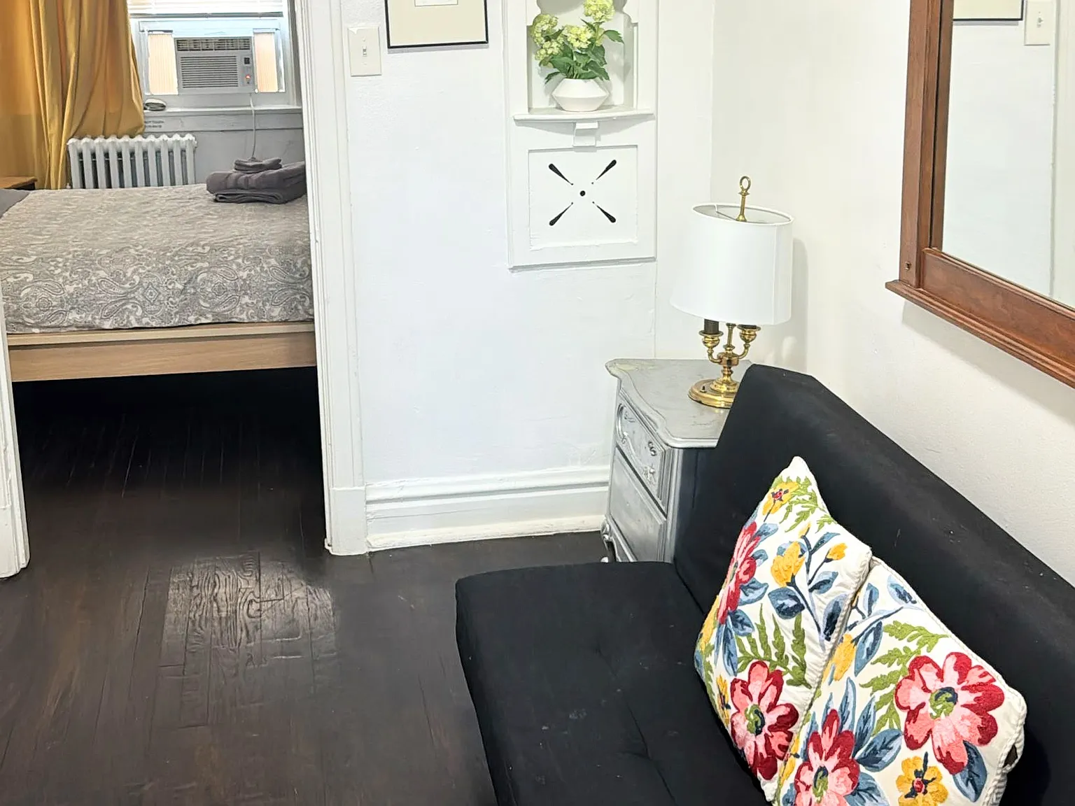 Studio, 550 sqft, $795 — Photo 3