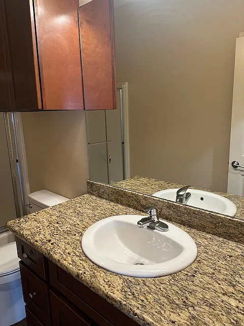 2 bed, $1,100 — Photo 4