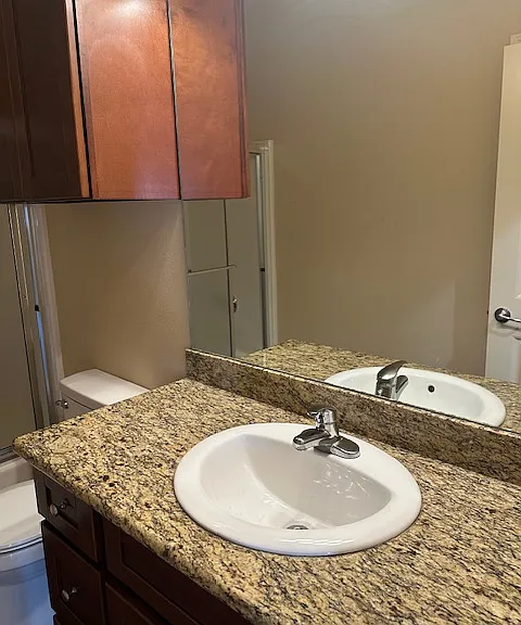 1445 N Hill St #104 — Photo 4