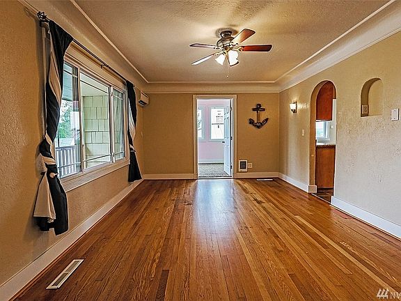 4th image of 3177 Coontz St