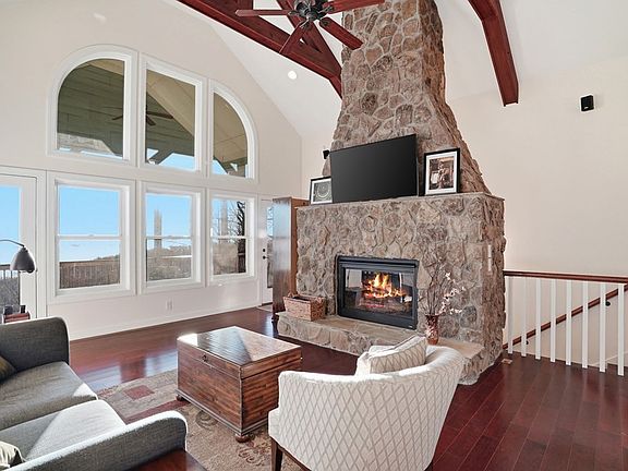 2nd image of 2551 Monument Rd