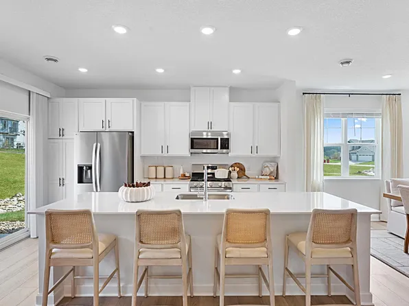 3472 Trails End Cir, Eagan, MN 55123