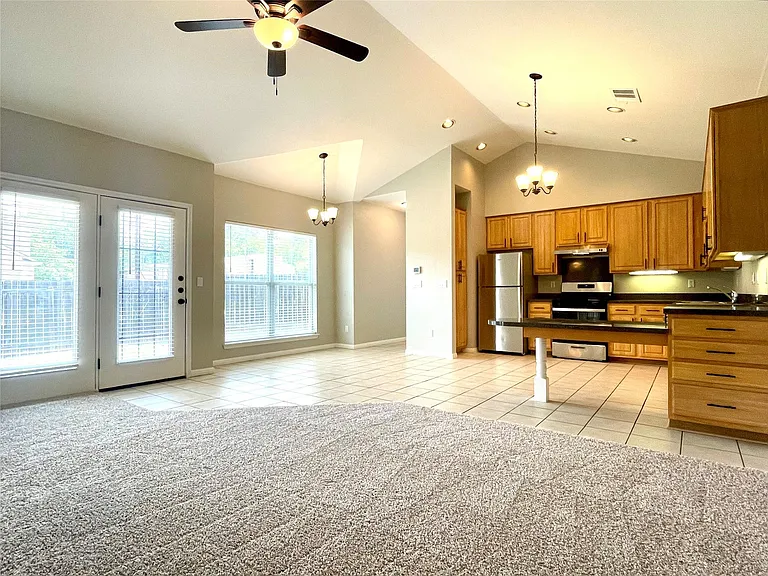 1207 W North Loop Blvd #A — Photo 7