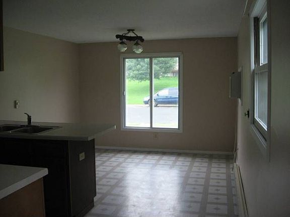 Eat-in Kitchen