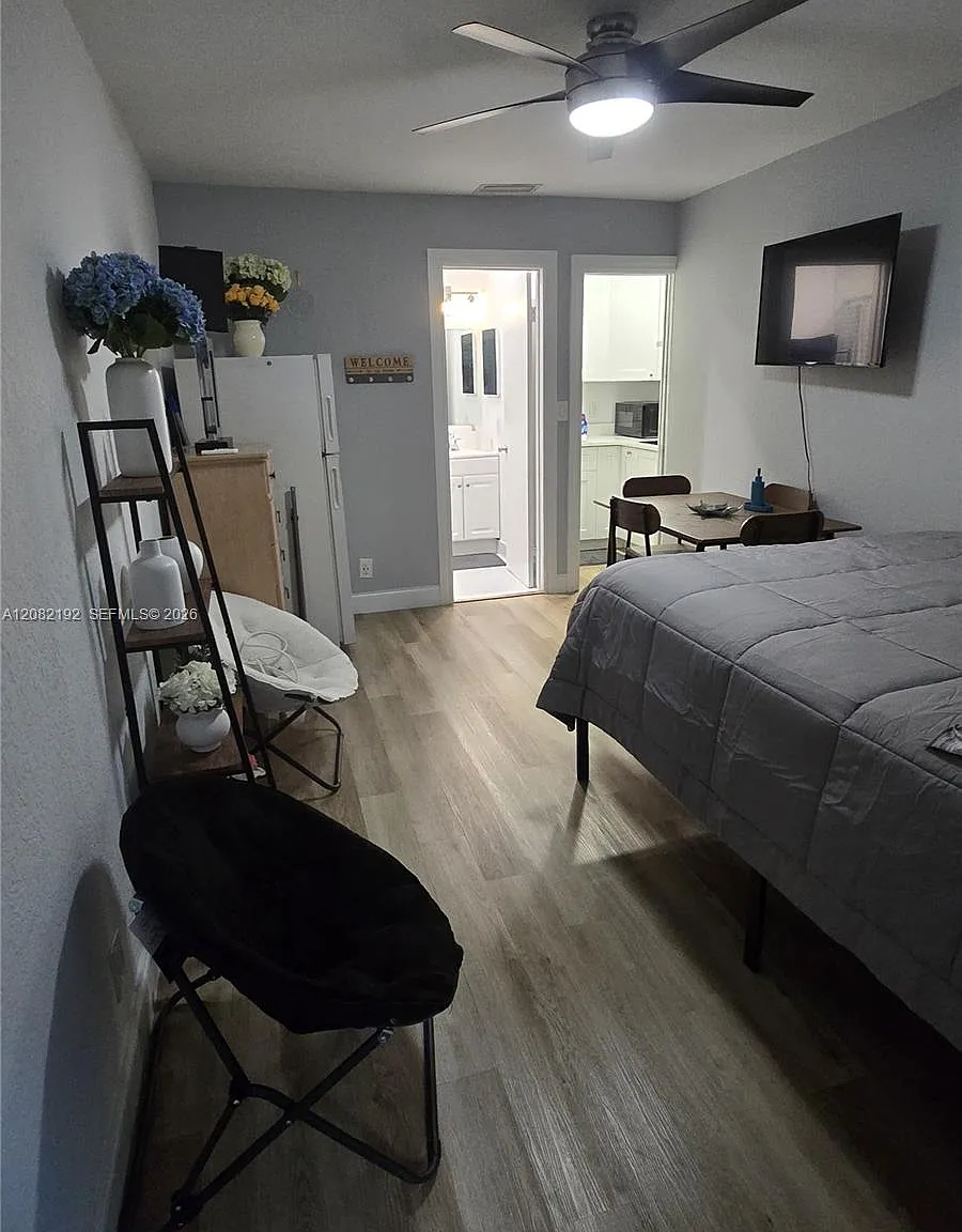 1 bed, 1.0 bath, $1,800 — Photo 4