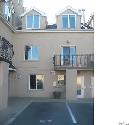 1st image of 1402-1444 Outlook Ave #3