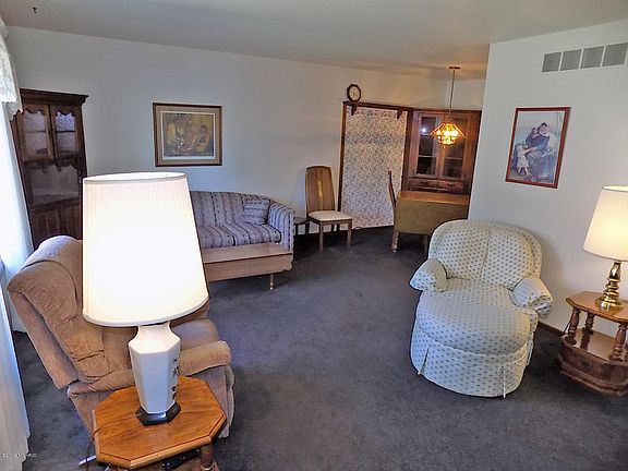 4th image of 95 Old Mill Dr Unit 3