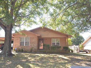 1111 Summit Dr, Magnolia, AR 71753