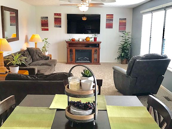Open kitchen/ family room