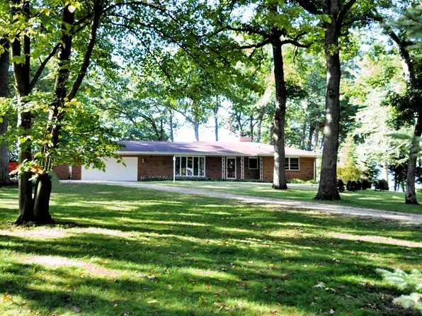 1477 Cummings Rd, Caledonia, IL 61011