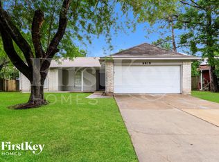 9819 Kiwi Ln, Conroe, TX 77385