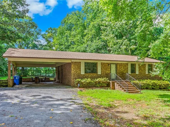 334 Forest Creek Dr, Winston Salem, NC 27107