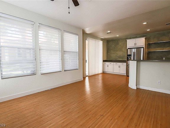 3rd image of 251 S Green Valley Pkwy #1511