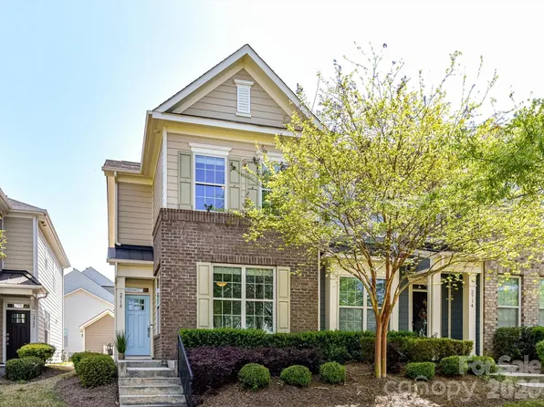 2718 Tranquil Oak Pl, Charlotte, NC 28206