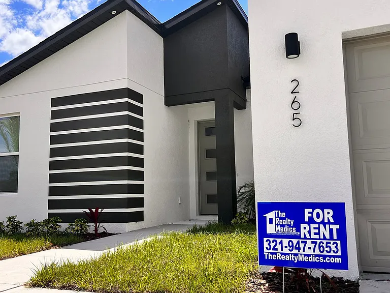 265 Hyacinth Ct — Photo 2