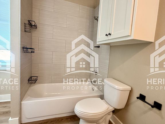 5th image of 1008 Halsell St #200