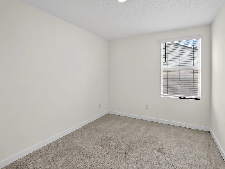 185 E Warren Ave — Photo 16