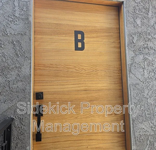 432 W Garfield Ave #B — Photo 2