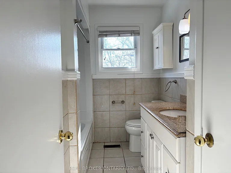 327 Dover St #MAIN FL — Photo 11