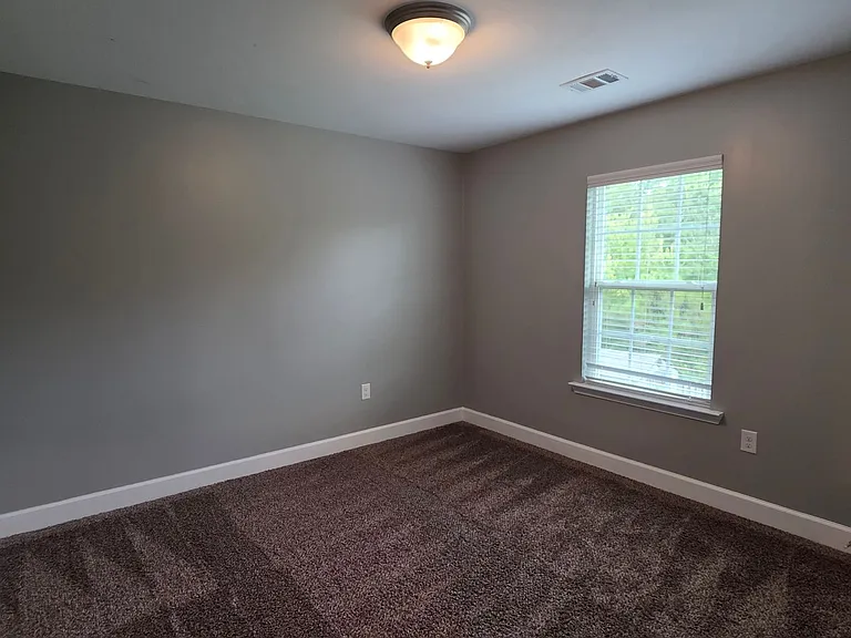 130 Clover Point Cir — Photo 16