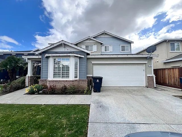 722 Summer Ln photo 1