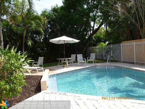 4th image of 460 SW 5th Ave #4