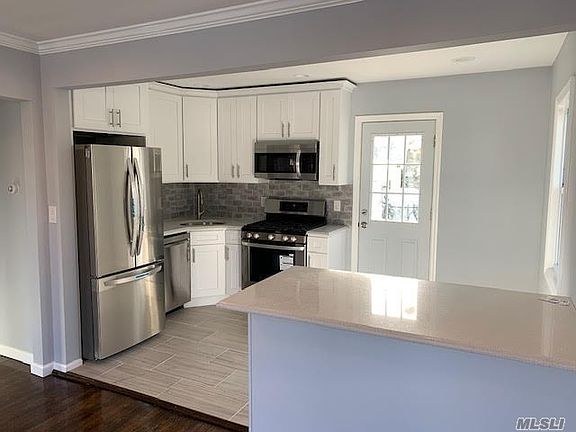5th image of 180 Toronto Ave