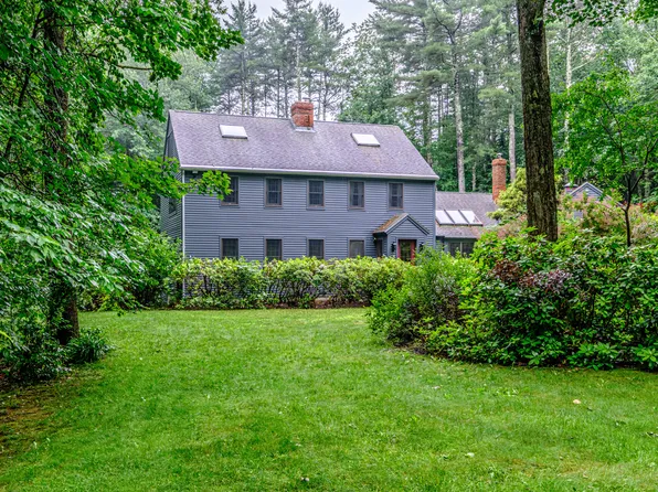 17 Heritage Lane, Falmouth, ME 04105