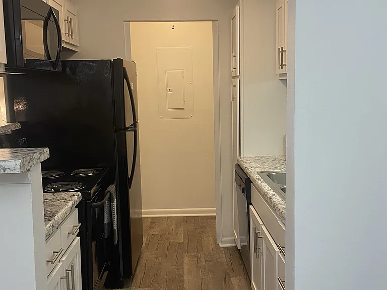 Haywood Pointe Apartments — Photo 10